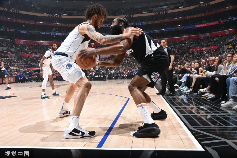 凭借点球为 凭借点球为