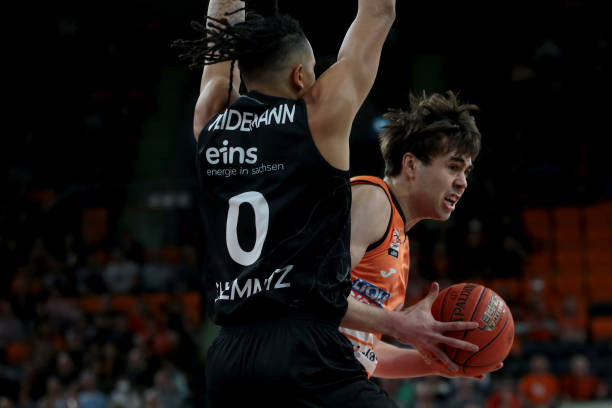 运动员不仅 运动员不仅