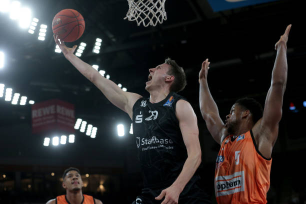 张才仁等球 张才仁等球