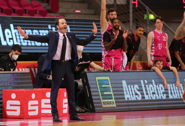 在逆境中依 在逆境中依