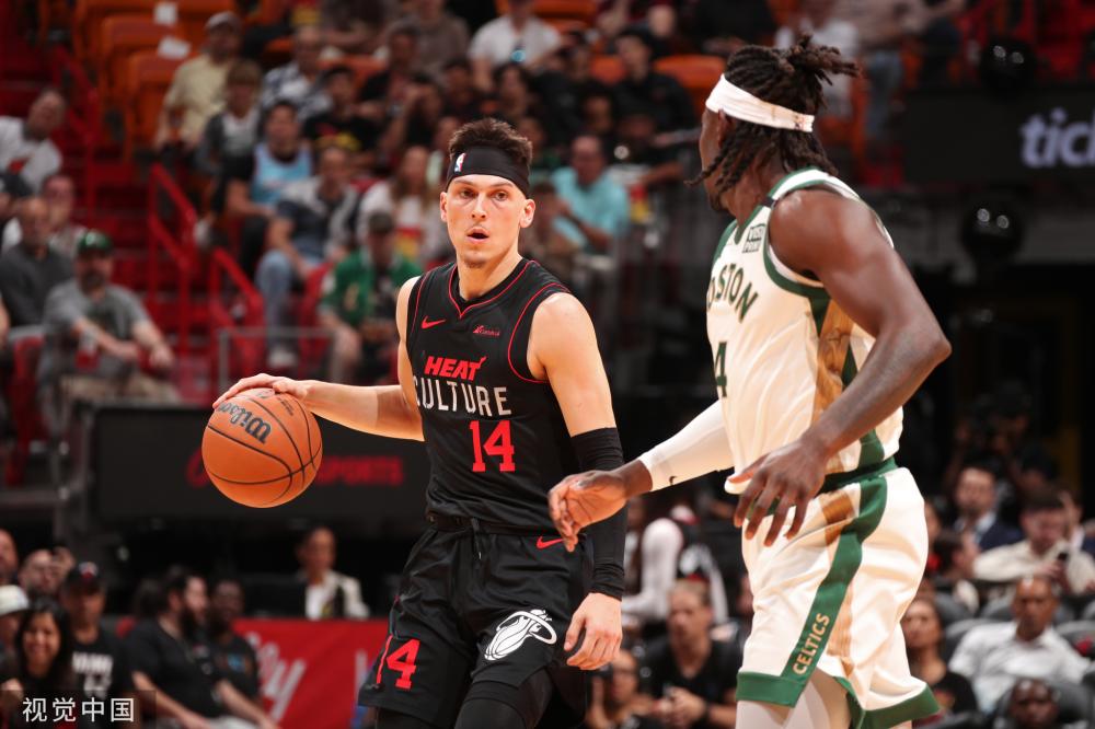 具有坚强意 具有坚强意